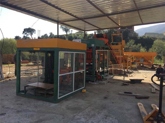 Full Automatic Hydraulic Concrete Block Production Line For Cement