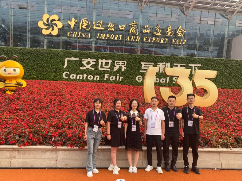 The 135th Canton Fair is in full swing.